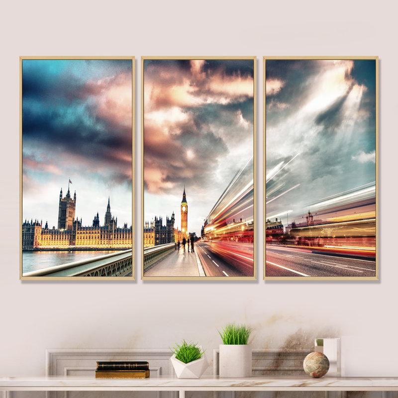 «Night Scene Of London City - Cityscape», ensemble de 3 toiles d'art encadrées, H 28 po x l 36 po x P 1 po, Brun