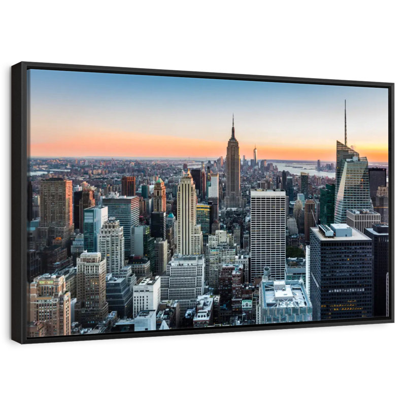 New York au coucher du soleil, Cadre flottant noir, 40 po x 27 po