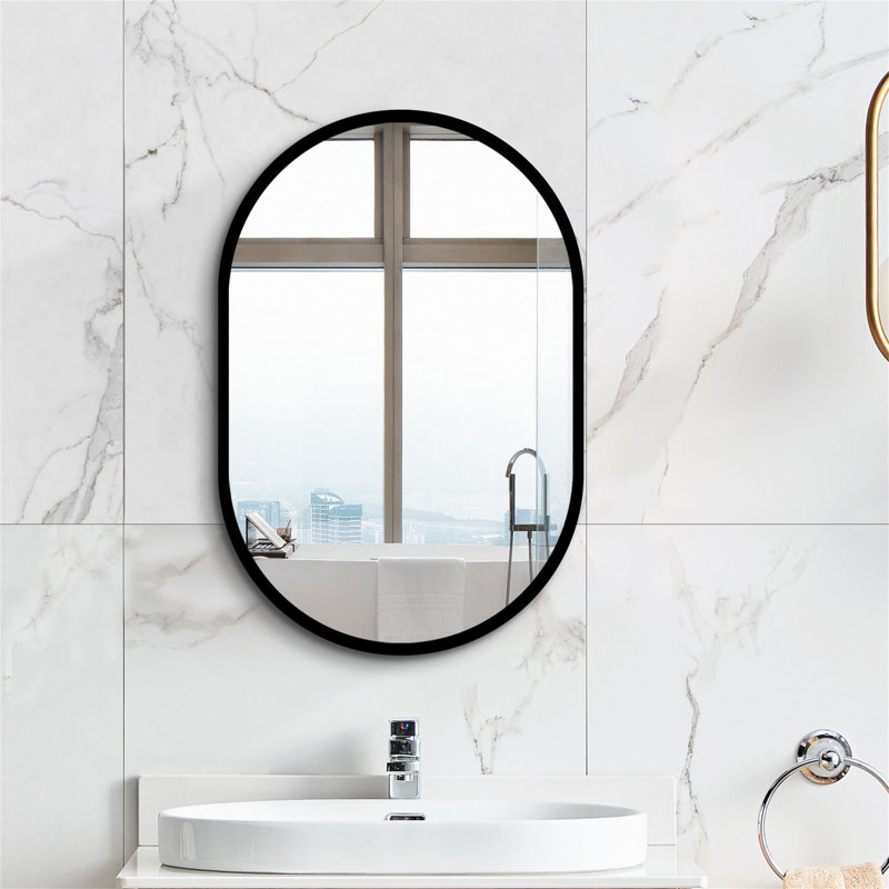 Élégante armoire à pharmacie de salle de bain avec miroir, offrant beaucoup de rangement et de durabilité.