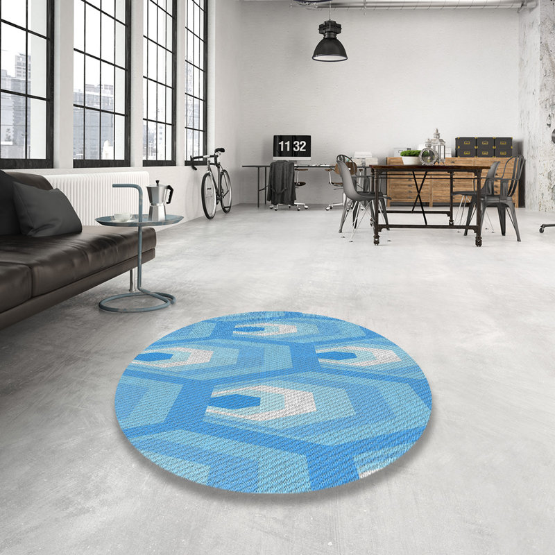 Geometric Indoor Rug, Round 3'