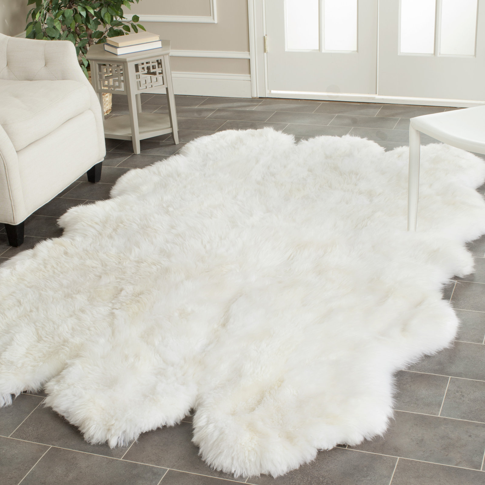 Mera White Handmade Sheepskin Rug, Runner 2' x 6'