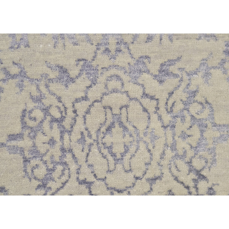 Floral Area Rug in Silver/Light Blue