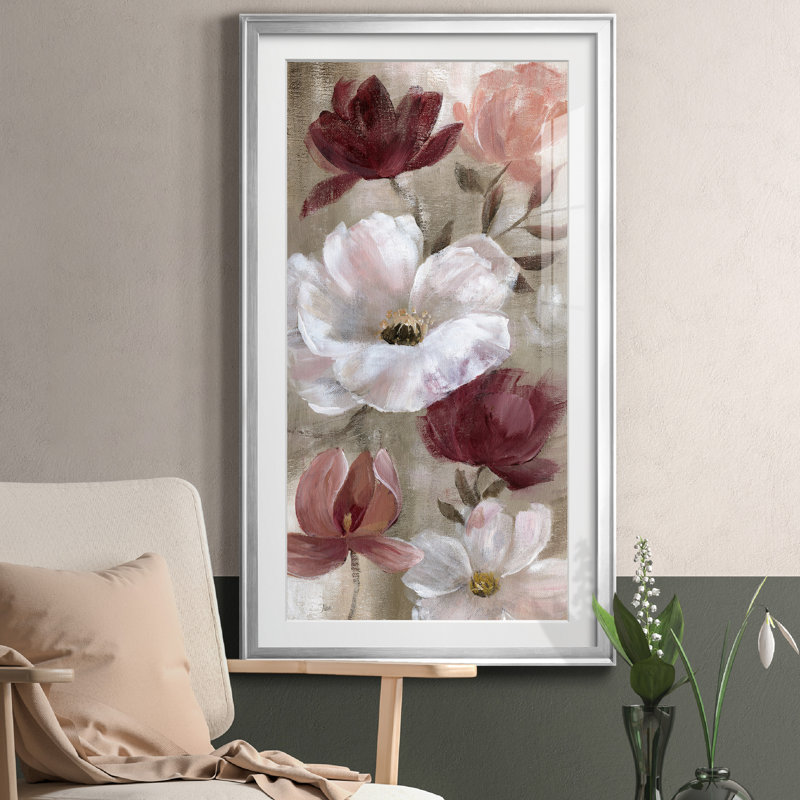 Transient Garden Reds I - Cadre photo, reproduction d'art sur papier, H 22,5 po x l 42,5 po x P 1,5 po, Encadrement argenté