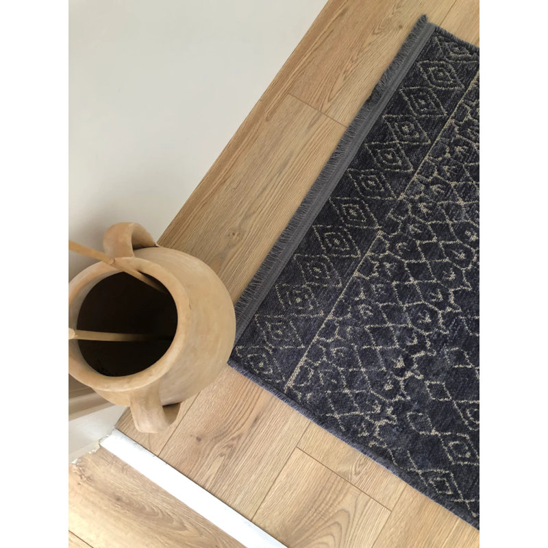 Tapis tissé à la machine en chenille de coton de couleur anthracite Viara, Rectangle 4 pi x 5 pi 9 po
