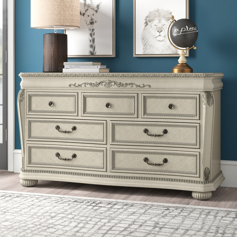 Aguon 60.75" W Solid Wood 7-Drawer Double Dresser, Seashell