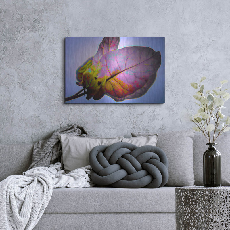 «Bougainvillea Leaf» par Pamela Plummer, H 24 po x l 36 po