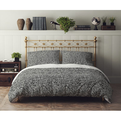 ROUND ABOUT Collection Geometric Shapes Comforter Set