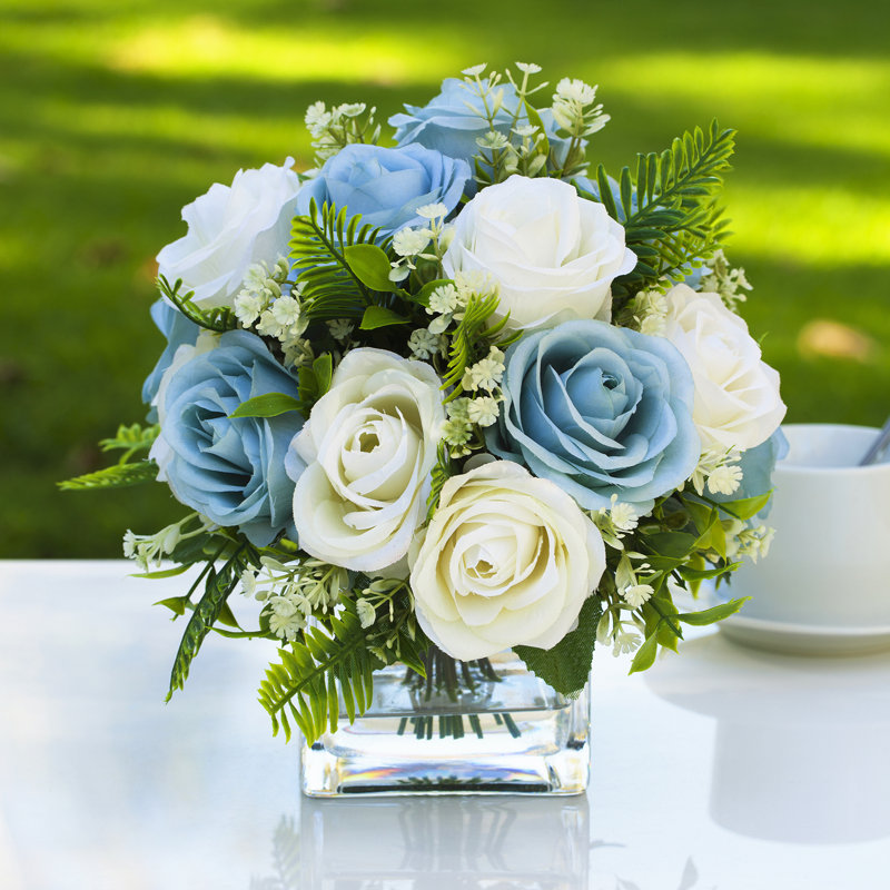 Arrangement de roses dans un vase