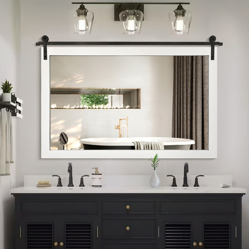 Miroir d'appoint mural rectangulaire en bois massif Farmhouse, Blanc, 26 po x 40 po