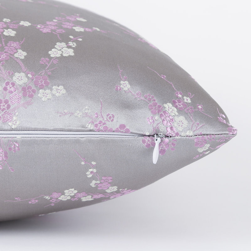 Coussin Brocade, fleur de cerisier gris