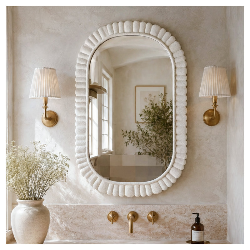 Miroir mural ovale festonné de 61 x 91 cm (24 x 36 po) avec cadre en MDF blanc crème texturé et verre argenté