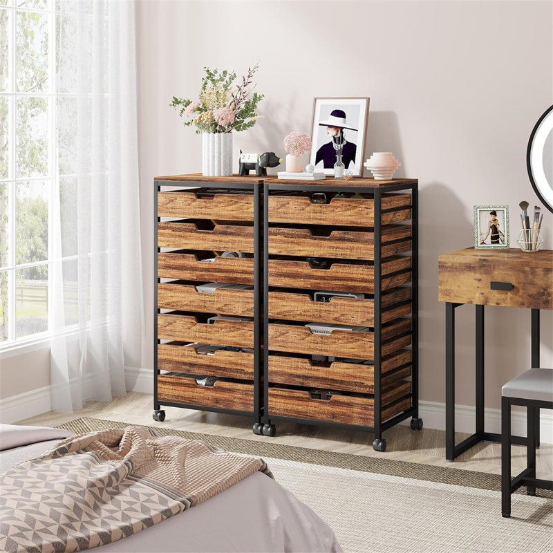 Commode à 7 tiroirs avec roulettes