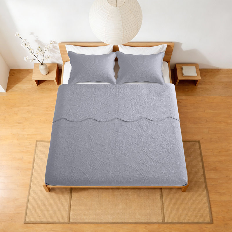 Moonlight Oversized Floral Embossed Bedspread Set – Lightweight Reversible Quilt Bedding with Pillow Shams, Silver