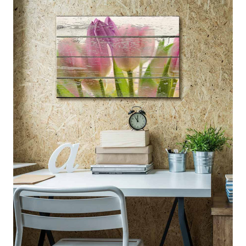 Art floral, tulipes roses, mauves et vertes, H 12 po x l 18 po