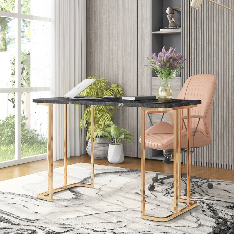 Bureau Anya avec prises intégrées, Noir