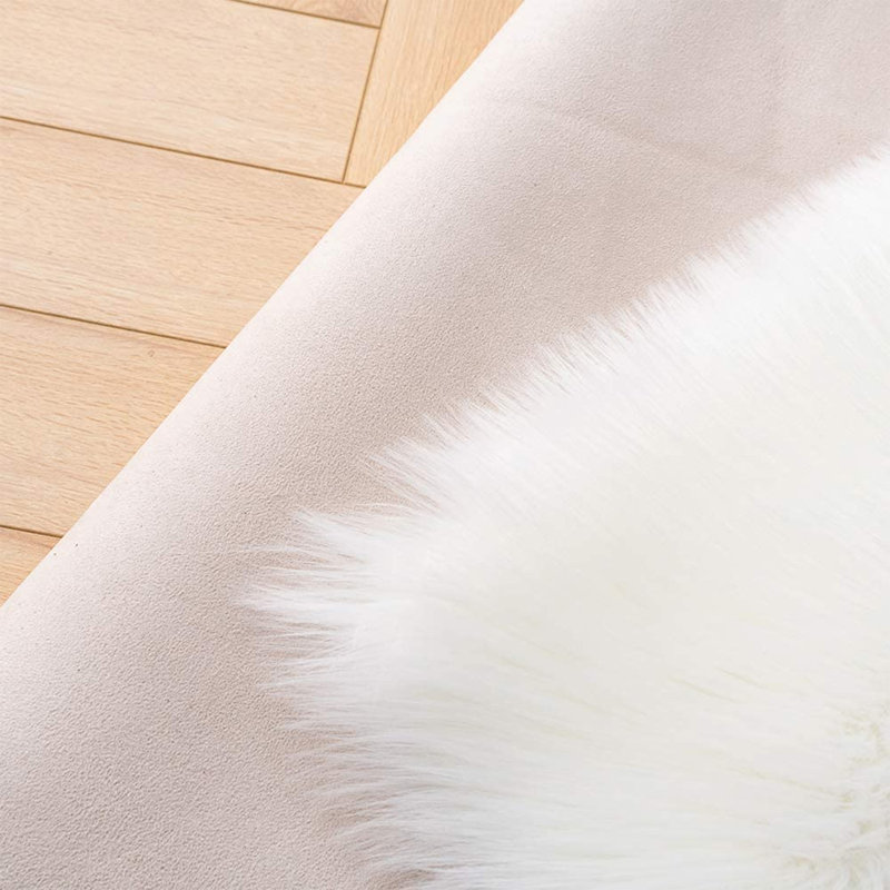 Malakie Faux Sheepskin Indoor Rug, Round 6'