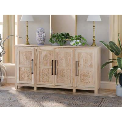 Buffet en bois massif sculpté 4 portes Berlene