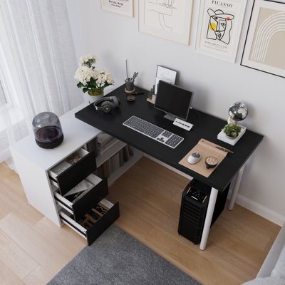 Bureau d'ordinateur en forme de L avec 3 tiroirs et 2 tablettes Shalonda