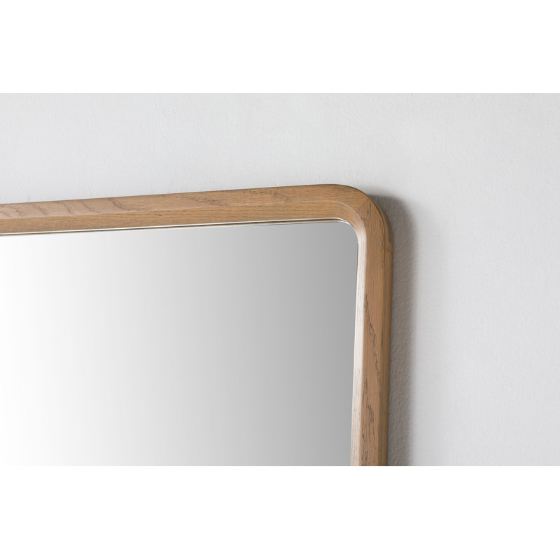 Miroir plat Aliyani, 29,5 po x 55 po, Bois jaune moyen
