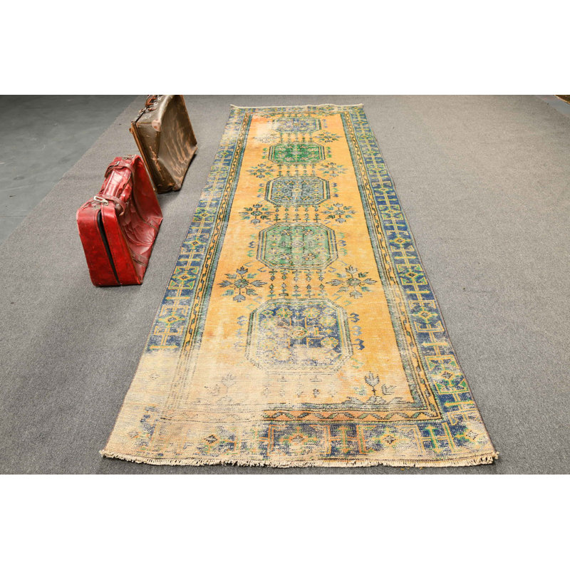 Charmant tapis de couloir turc tissé à la main de style rétro avec de la laine jaune antique pour les escaliers et les couloirs