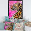 Léopard doré avec taches noires sur fond rose - reproduction sur toile-67339316-67339317-119770517