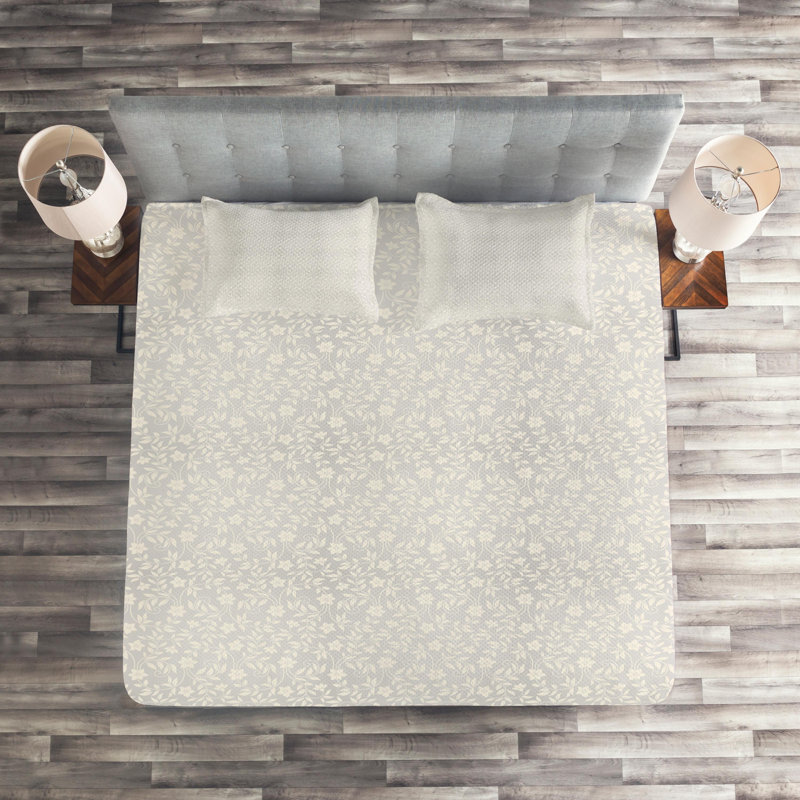 Polyester Floral Coverlet, Queen Bedspread + 2 Shams