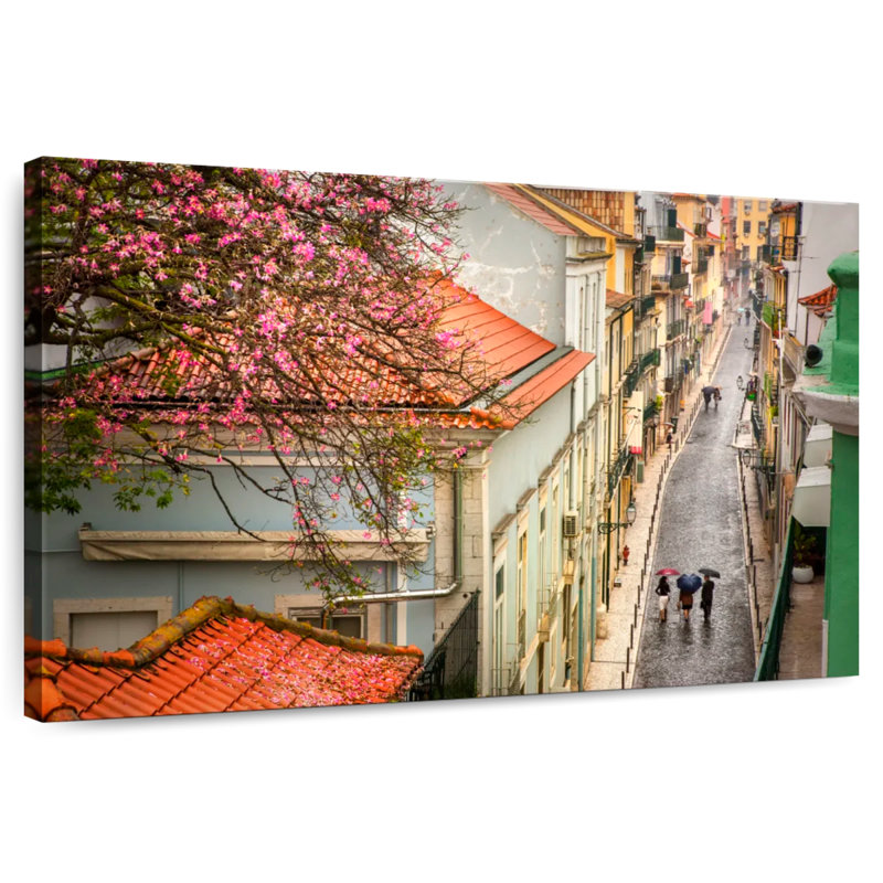 Kavia Lisbon Rainy Street, H 32 po x l 48 po