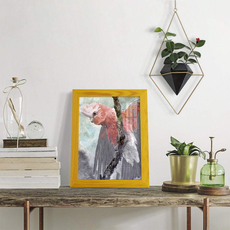 Tropic Parrot II encadré sur papier, H 11 po x l 9 po x P 1 po, Cadre jaune
