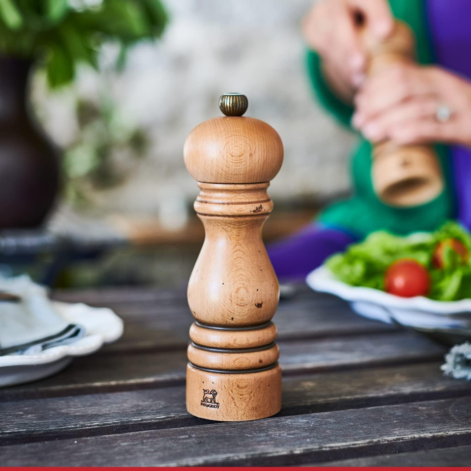 Peugeot Paris Pepper Mill, 7.09" H x 2.2" W x 2.2" D, Chocolate/Antique Gold