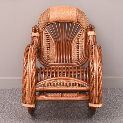 Chaise berçante en rotin naturel tissé