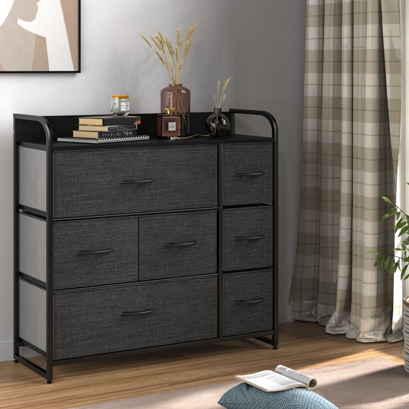 Eriska 31.5'' W 7 - Drawer Dresser, Dark Gray/Black