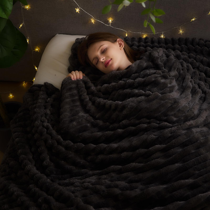 Couvre-lit très doux en flanelle soyeuse de qualité supérieure en jacquard 3D à nervures très douces de Newcosplay, Gris