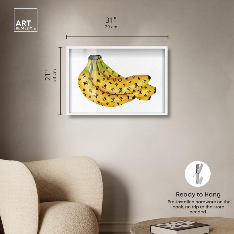 Illustration de poupée «Doll Memories - Fashion Bananas III» par Art Remedy, H 21 po x l 31 po, Blanc