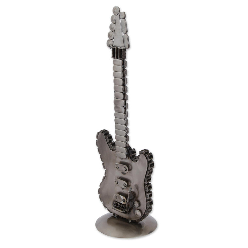 Sculpture recyclée gloire de guitare Frick