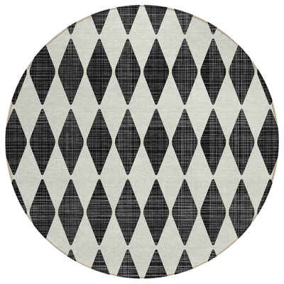 Loreen Washable Geometric Indoor / Outdoor Rug
