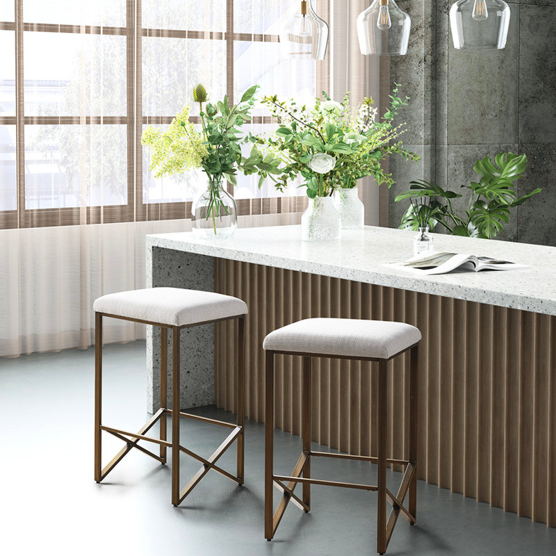 Tabouret de bar sans dossier, hauteur 66 cm (26 po) - Style minimaliste. Base en métal bronze, assise rembourrée. Assemblage requis, outils inclus. Confortable et moderne. Emballage inclus.