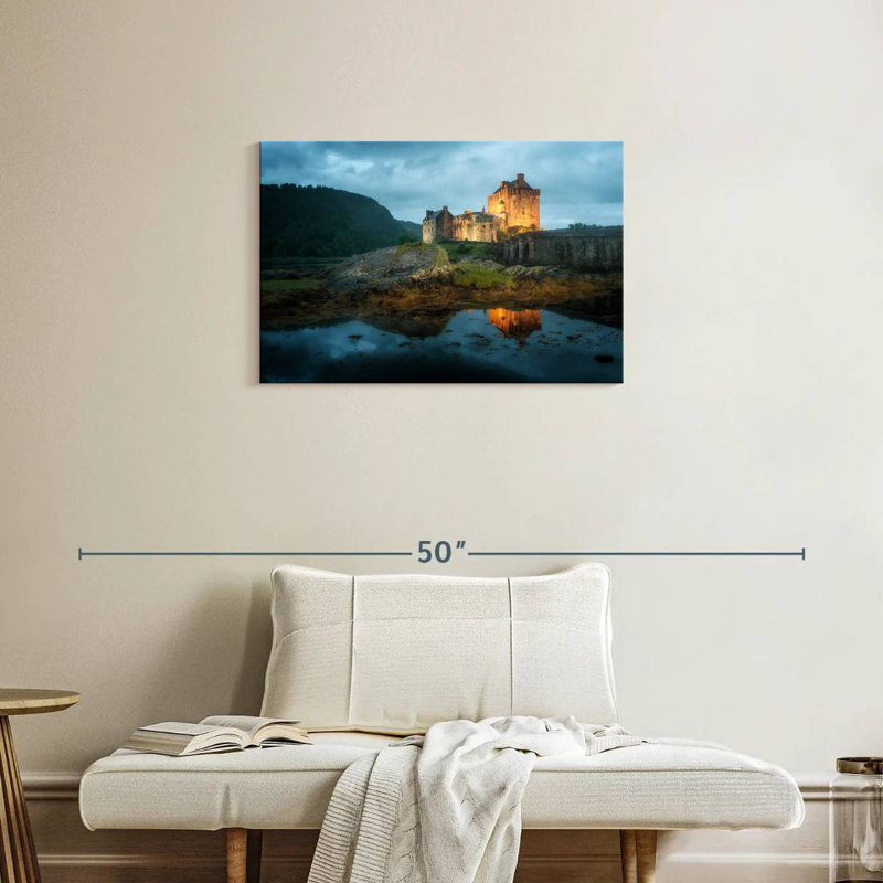 Lilie Eilean Donan Castle In Scotland