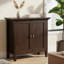 Armoire de rangement transitionnelle en bois massif l 32 po avec tablettes réglables et plateau à rebords Redmond-1421350845