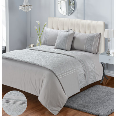 Macey Bed Runner