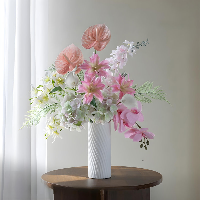 Ornements de fleurs simulées