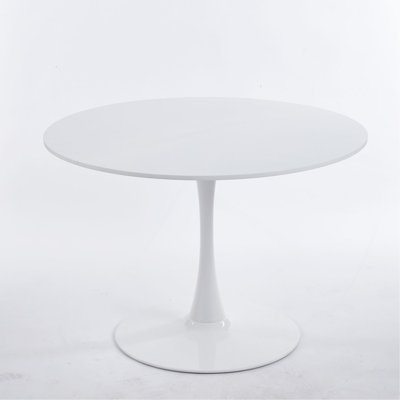 Bjarnheiður Pedestal Dining Table