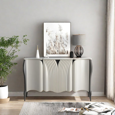 Buffet moderne et luxueux avec 4 portes
