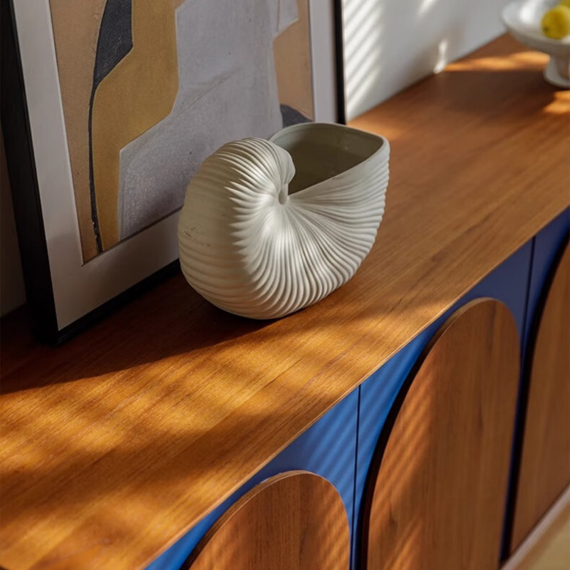 Meuble télé brun français au design rétro