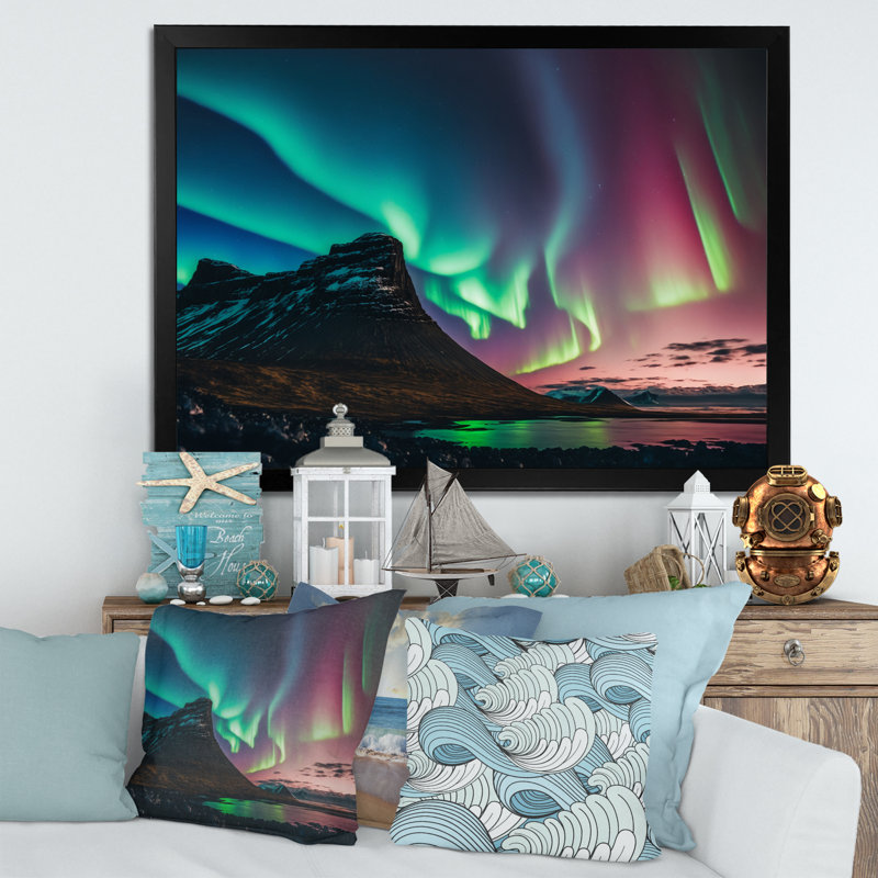 «Northern Lights Reflection On The Water III», reproduction sur toile, Impression noire sur toile encadrée