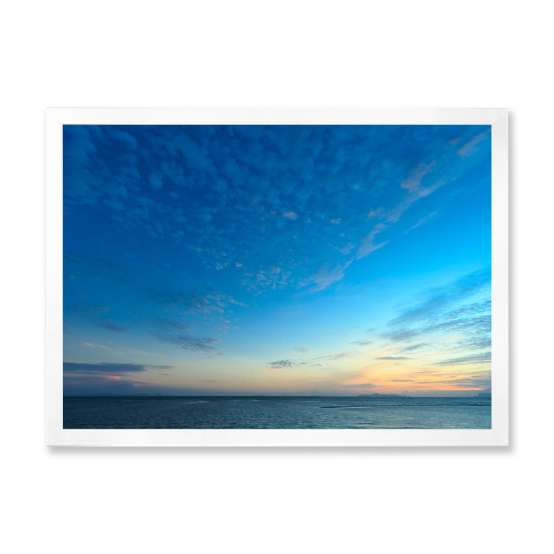 «Dramatic Tropical Sunset Sky III», peinture sur toile, H 16 po x l 32 po x P 1 po, Cadre de coin blanc fermé