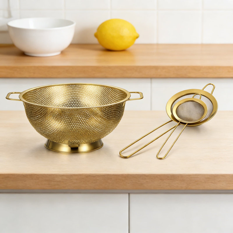 Ensemble 5 pièces d'outils de cuisine dorés, passoire en acier inoxydable, crépines à mailles fines, presse-citron et râpe à 4 côtés pour la préparation des aliments