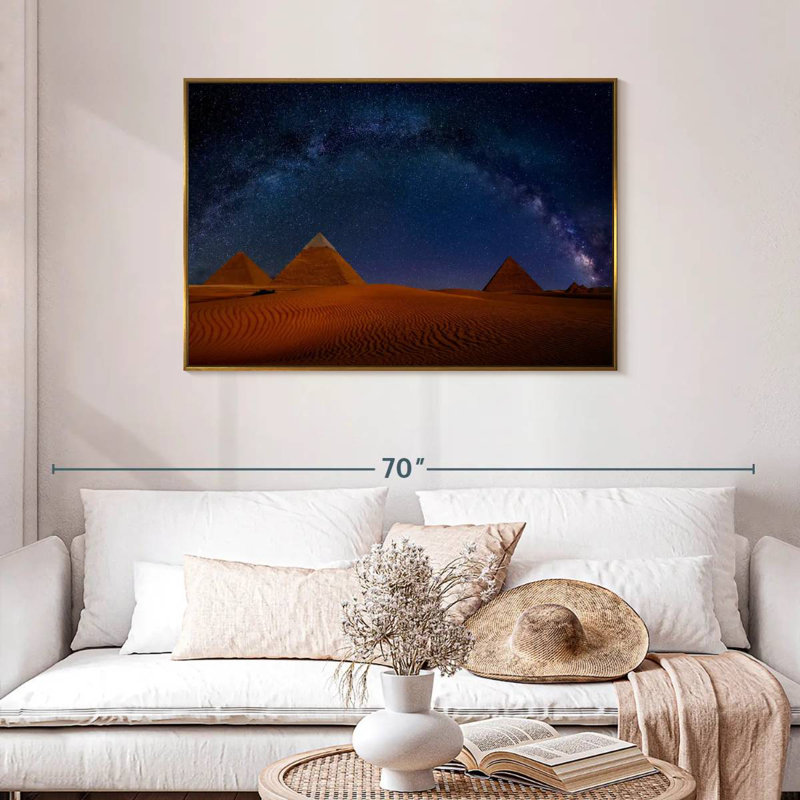 Ciel étoilé sur les pyramides de Gizeh, Cadre flottant doré, 43 po x 29 po