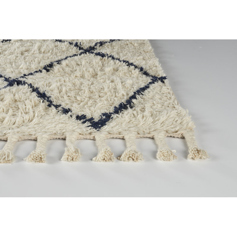Tapis ivoire / bleu marine en laine fait à la main Calsbeck, Rectangle 2 pi x 8 pi