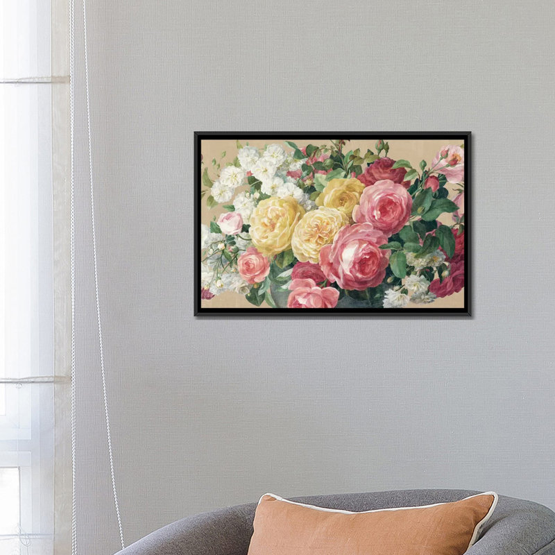 Reproduction d’art sur toile tendue, "roses antique" dans le zoom, H 26 po x l 18 po x P 1 po, Toile encadrée noire