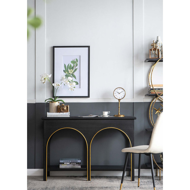 Console en bois avec accents dorés